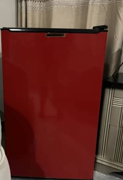 Dawlance mini fridge condition 8/10