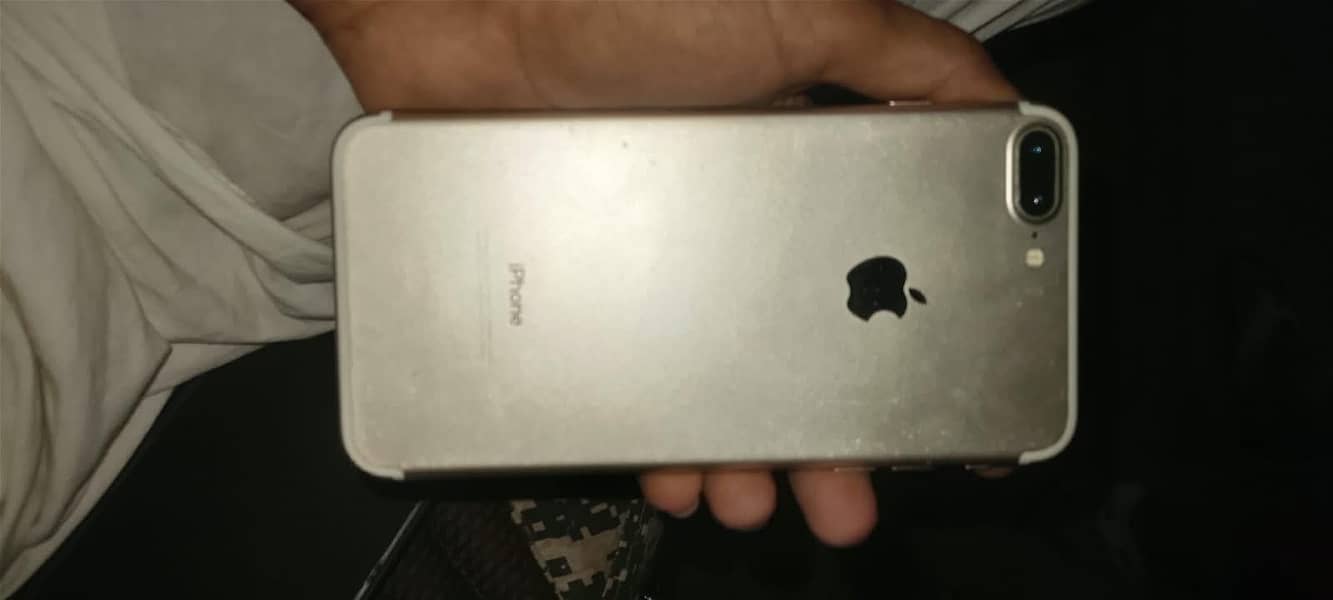 Apple iPhone 7 Plus 1