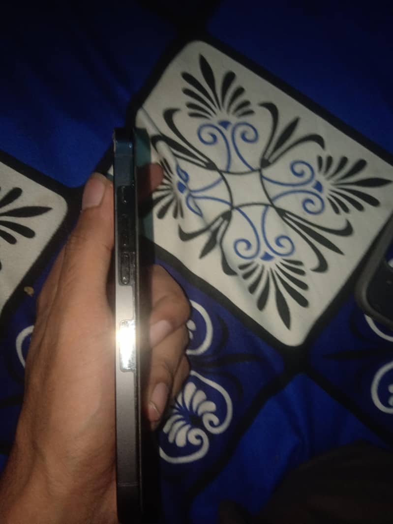 Apple iPhone 14 Pro 3