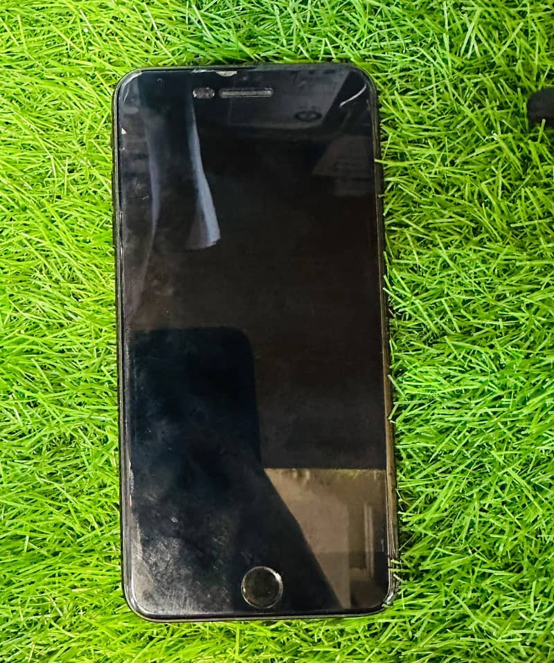 Apple iPhone 7 Plus 1