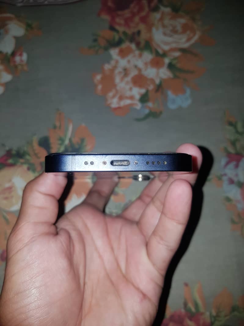 Apple iPhone 12 mini 3