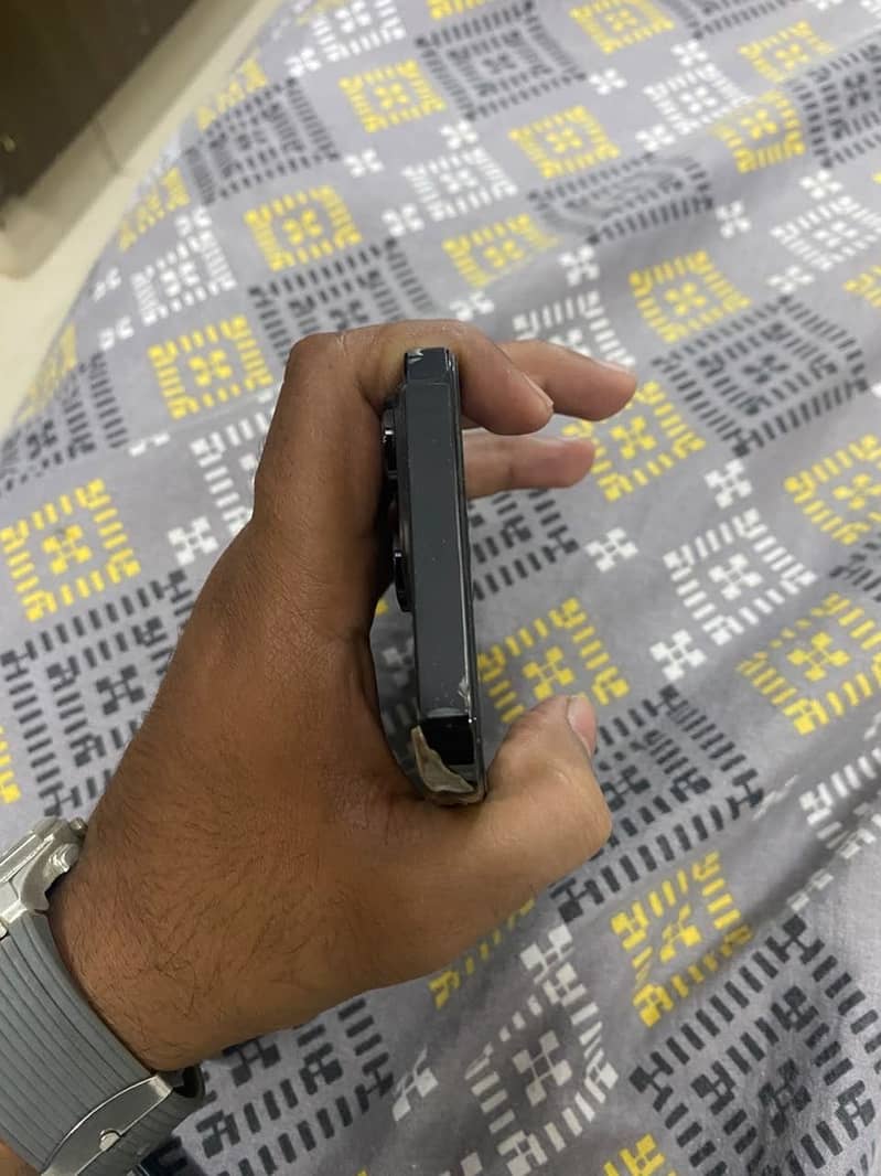 Apple iPhone 14 Pro 0