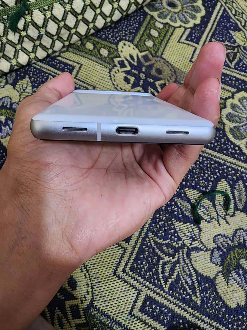 Google Pixel 7a 3