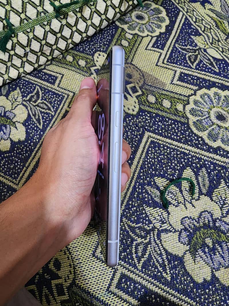 Google Pixel 7a 5