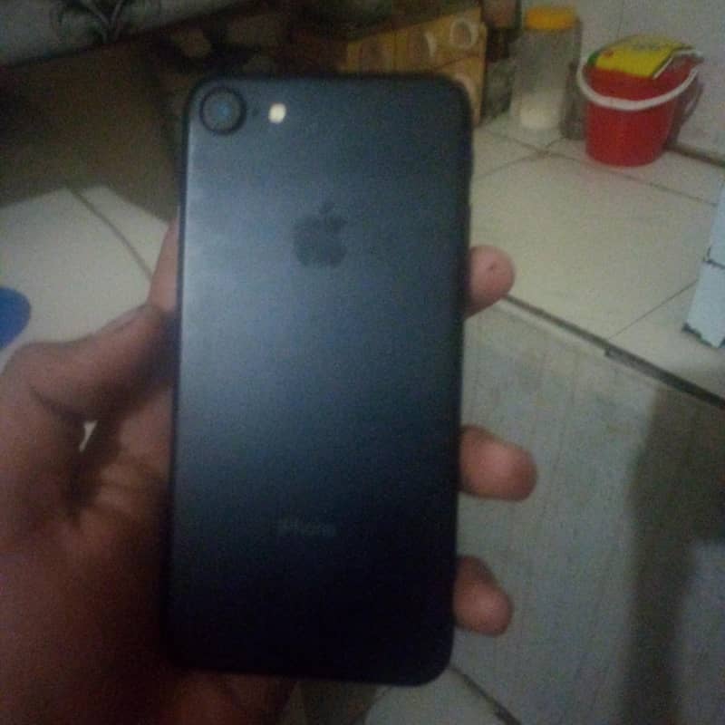 Apple iPhone 7 3