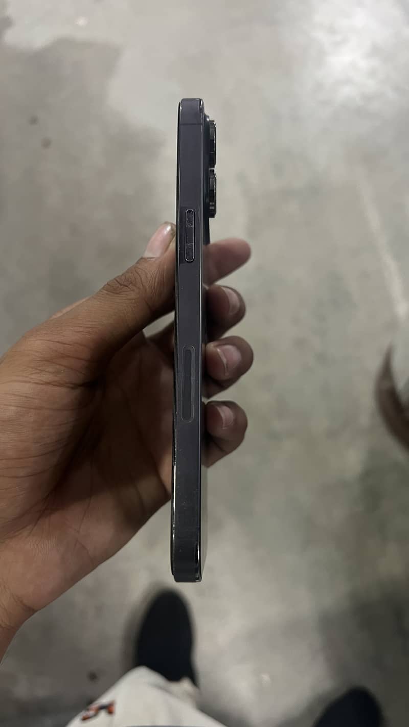 Apple iPhone 14 Pro Max 1