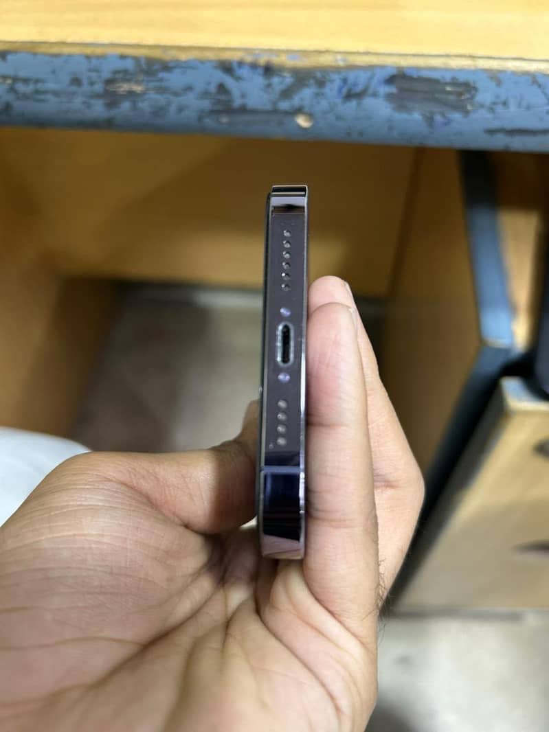 Apple iPhone 14 Pro Max 0