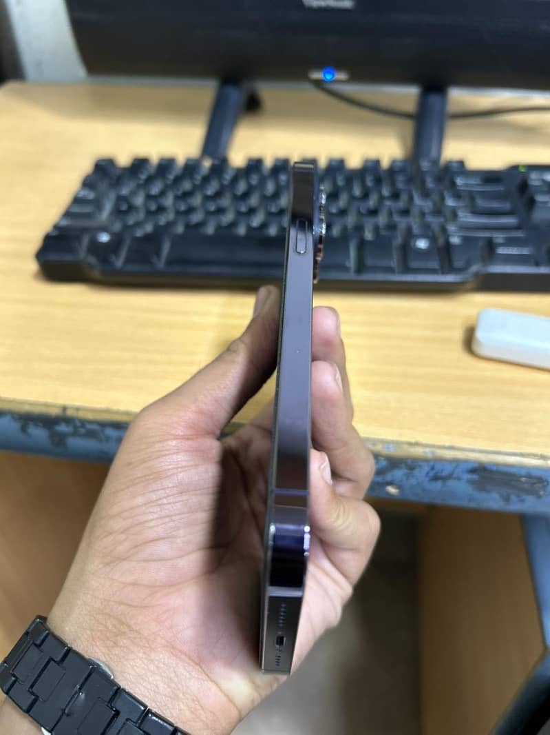 Apple iPhone 14 Pro Max 4