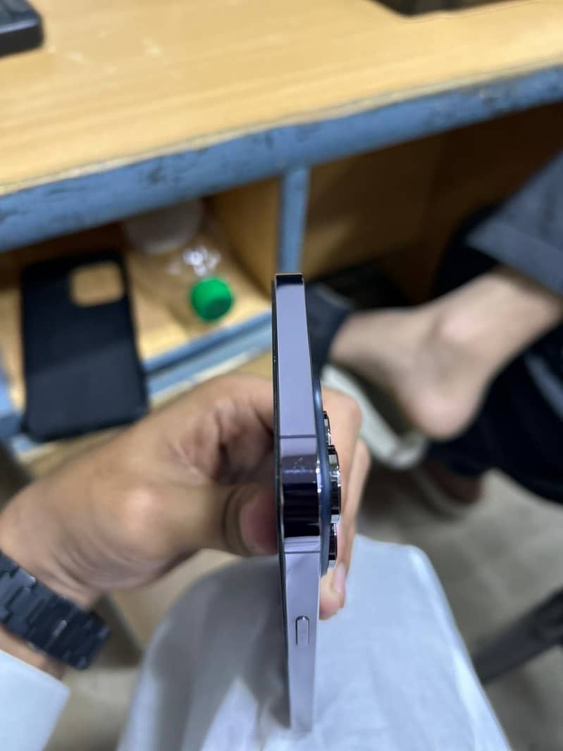 Apple iPhone 14 Pro Max 8
