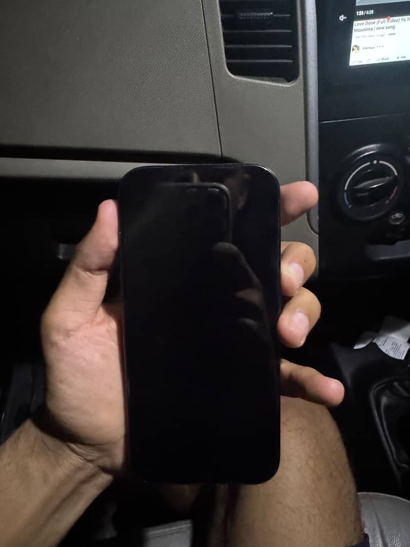 Apple iPhone 16 Pro 11