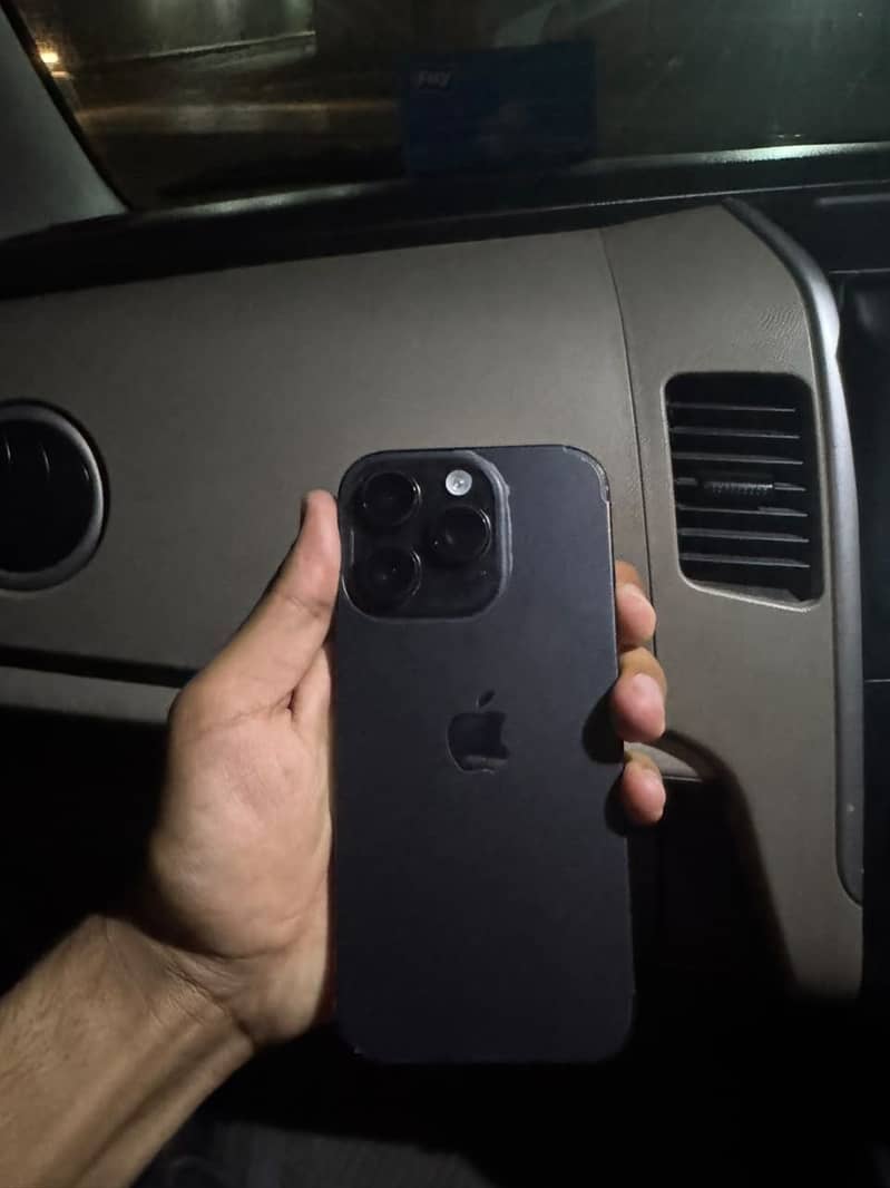 Apple iPhone 16 Pro 15