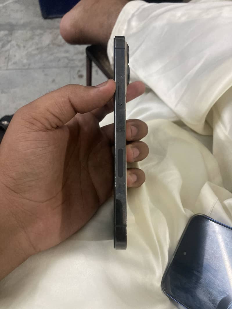 Apple iPhone 13 Pro Max 1