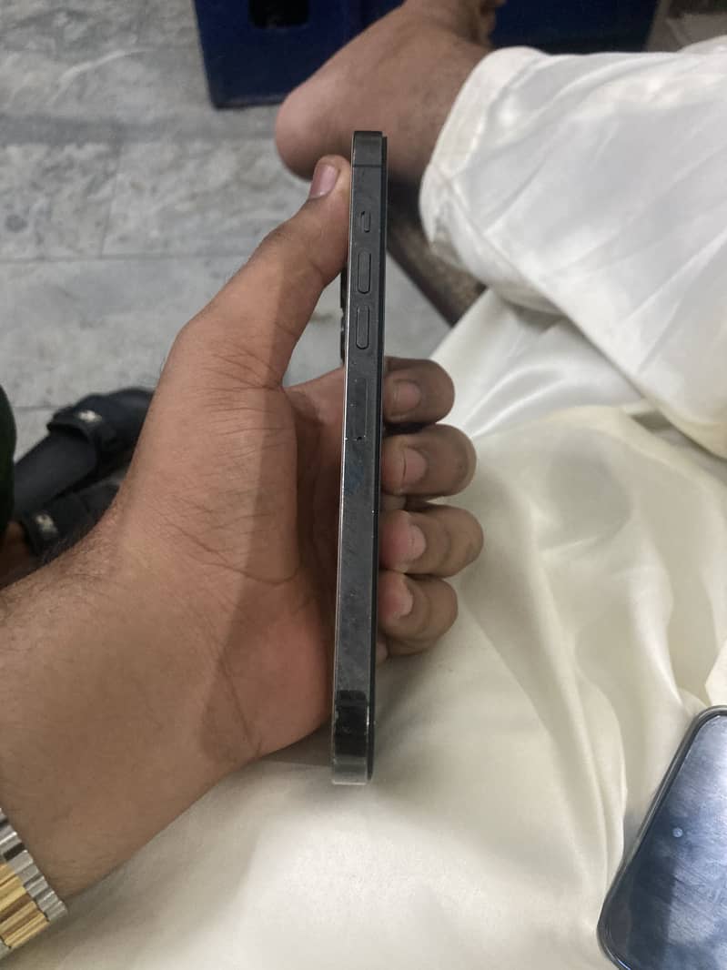Apple iPhone 13 Pro Max 3
