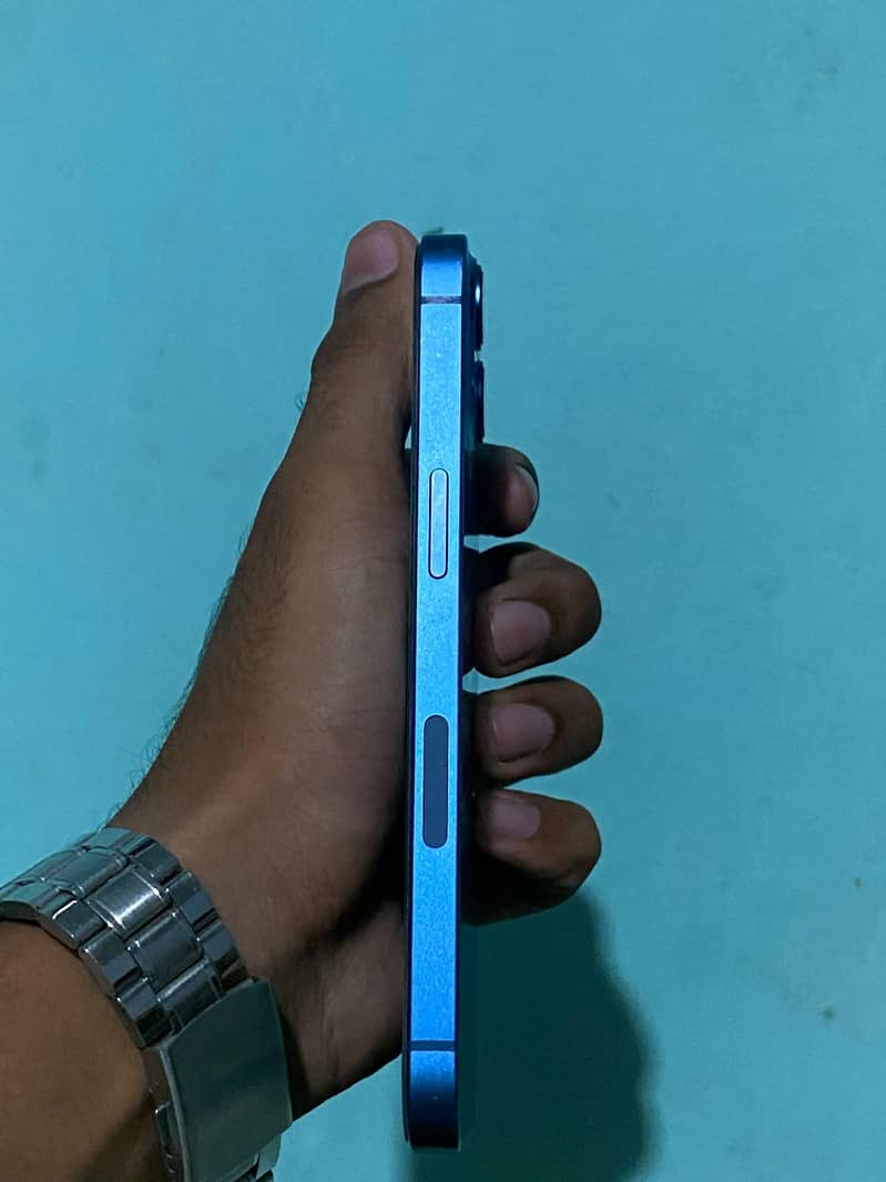 Apple iPhone 13 3