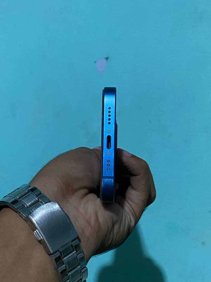 Apple iPhone 13 6