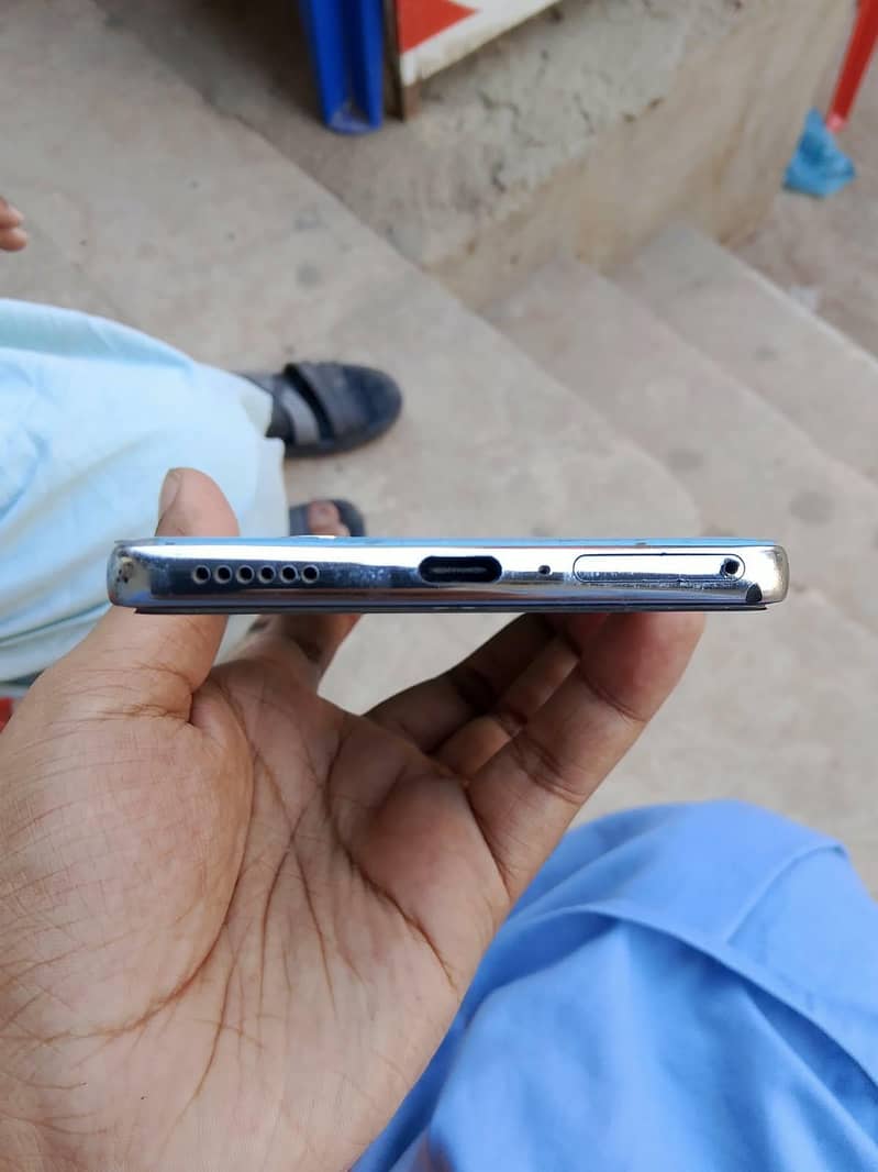 Tecno CAMON 40 1