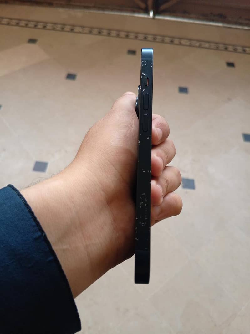Apple iPhone 14 4