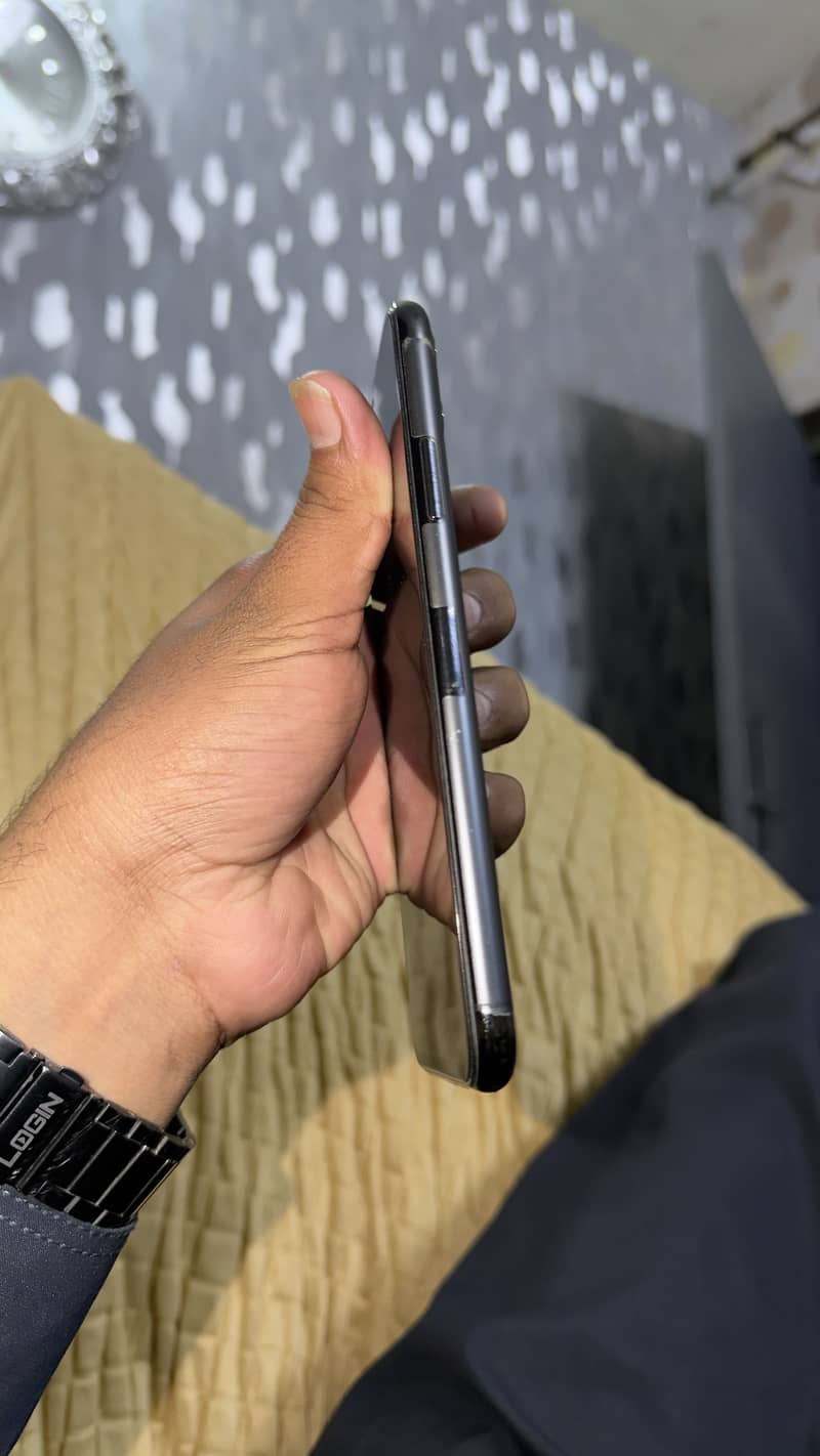 Apple iPhone 11 Pro Max 5