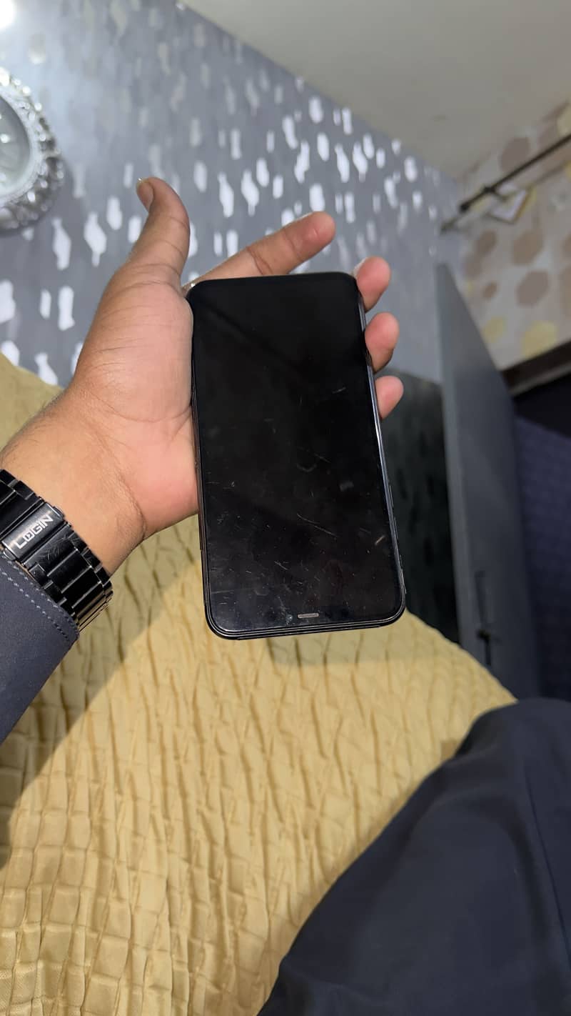 Apple iPhone 11 Pro Max 7