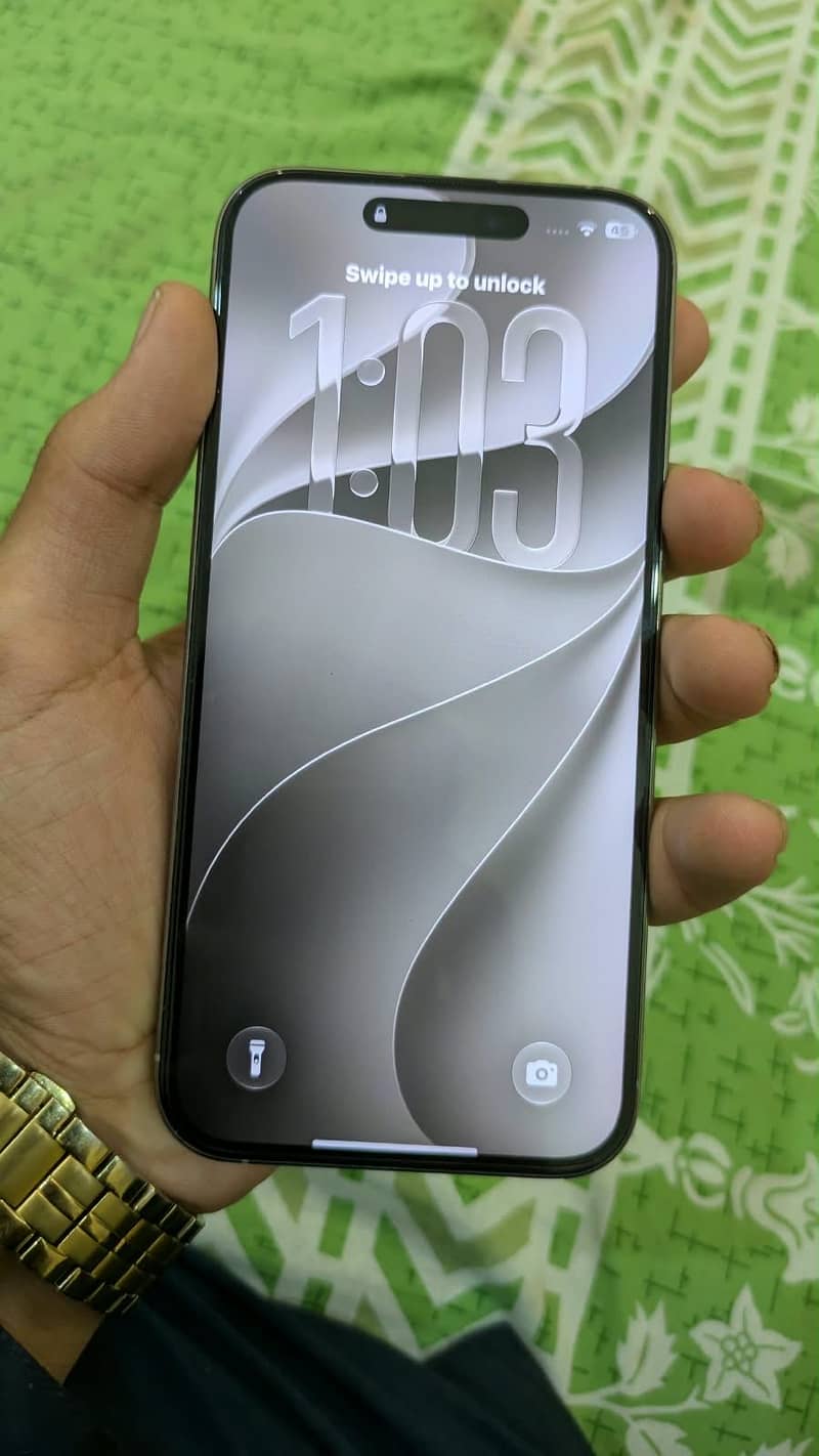 Apple iPhone 16 Pro Max 5