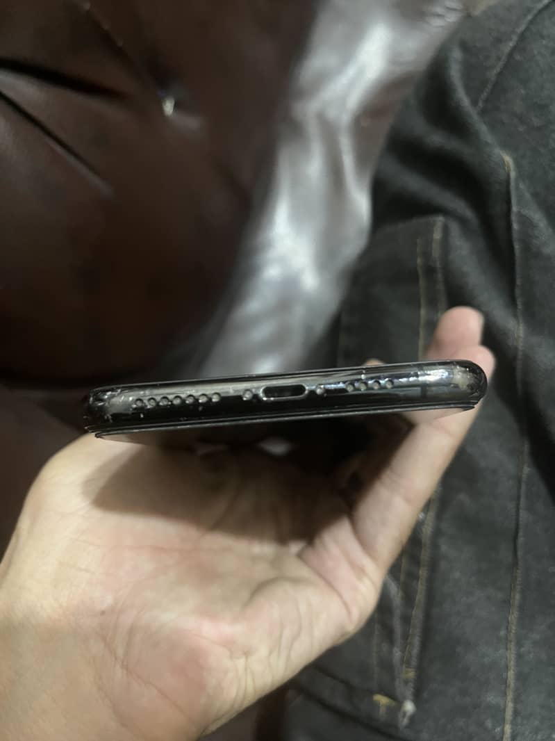 Apple iPhone 11 Pro Max 1