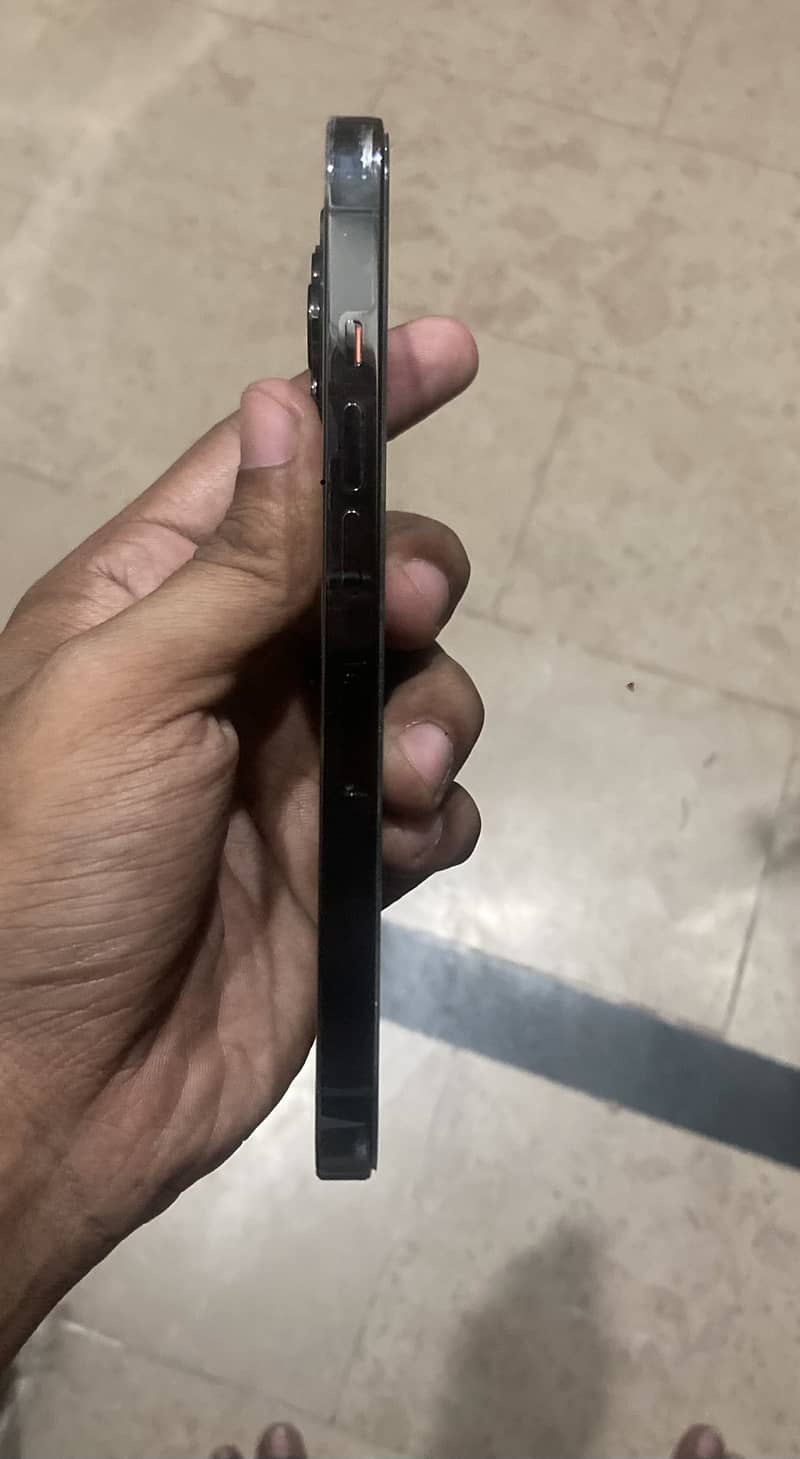 Apple iPhone 13 Pro 3