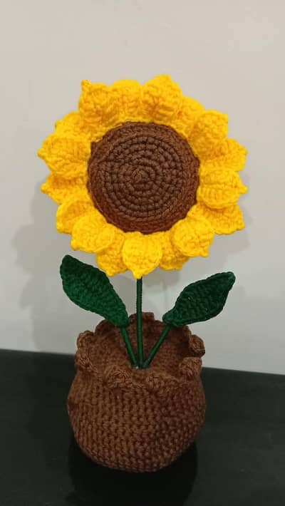 crochet sunflower pot