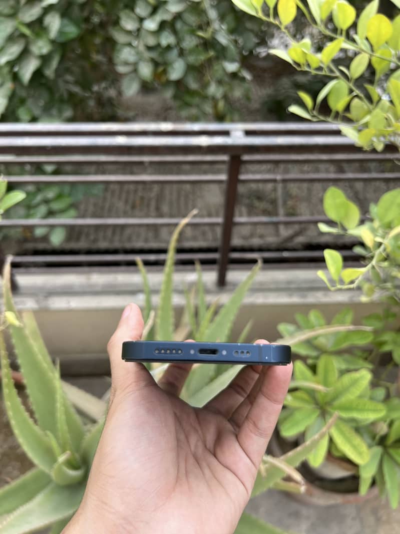Apple iPhone 13 3