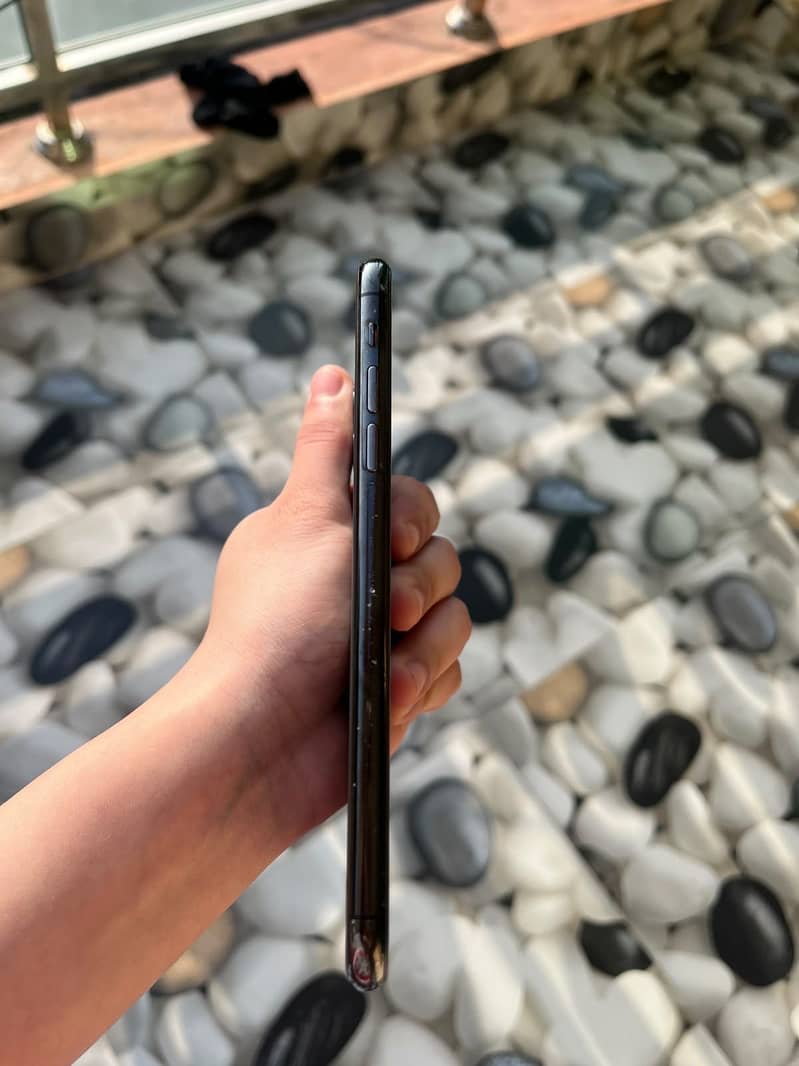 Apple iPhone 11 Pro Max 1