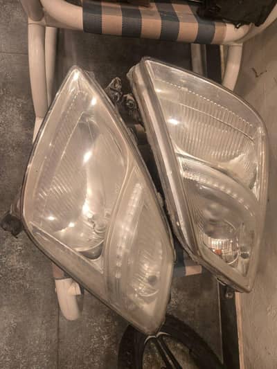 Toyota Prius Head Lights