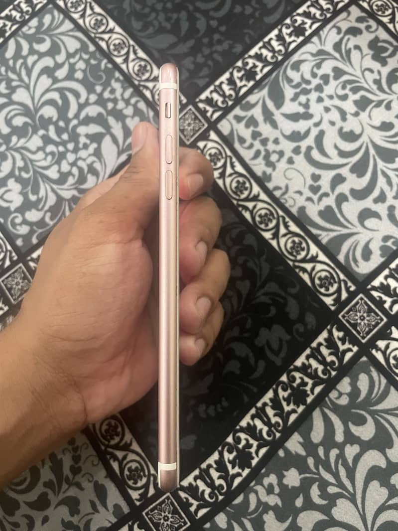 Apple iPhone 7 Plus 3