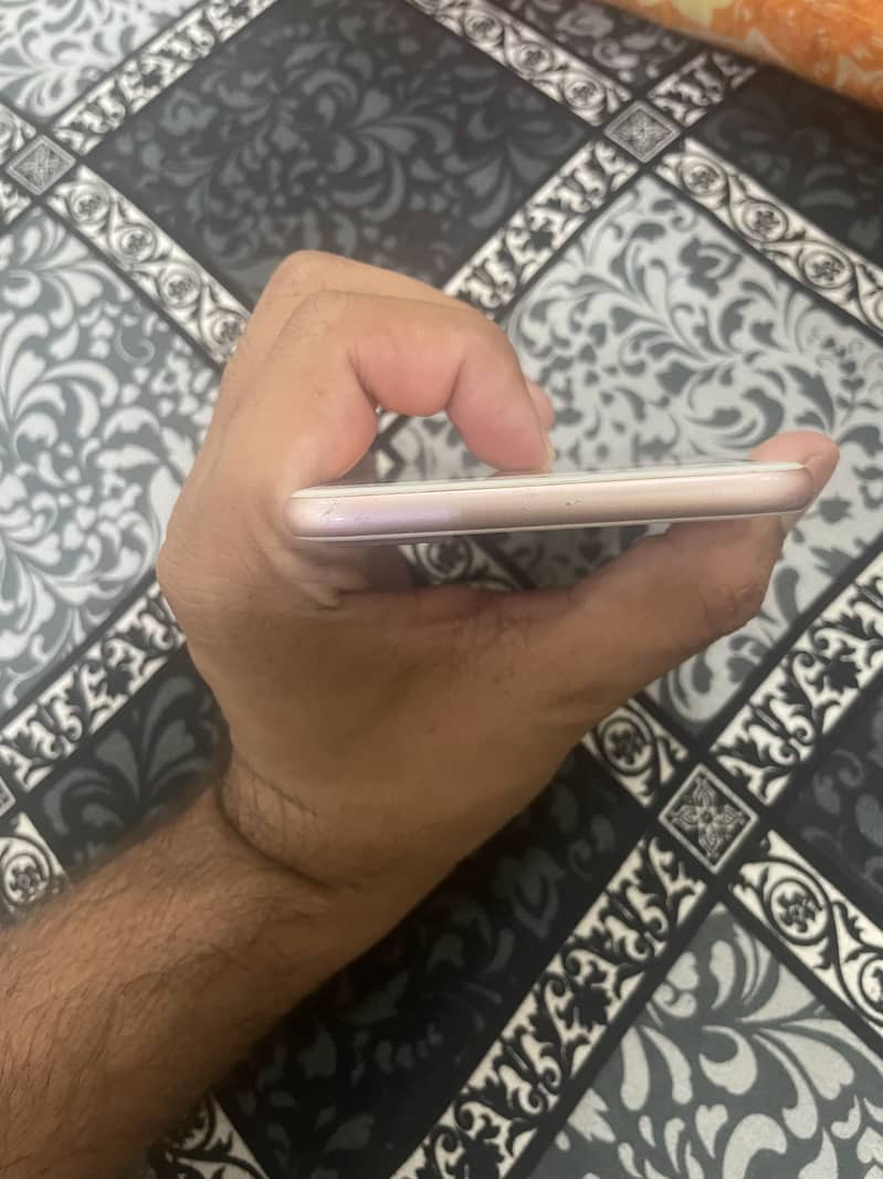 Apple iPhone 7 Plus 4