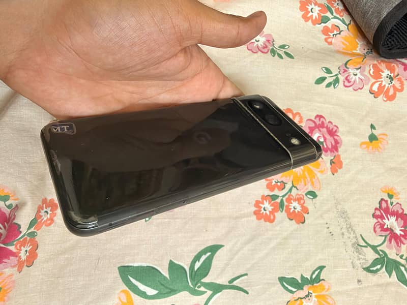 Google Pixel 8 4