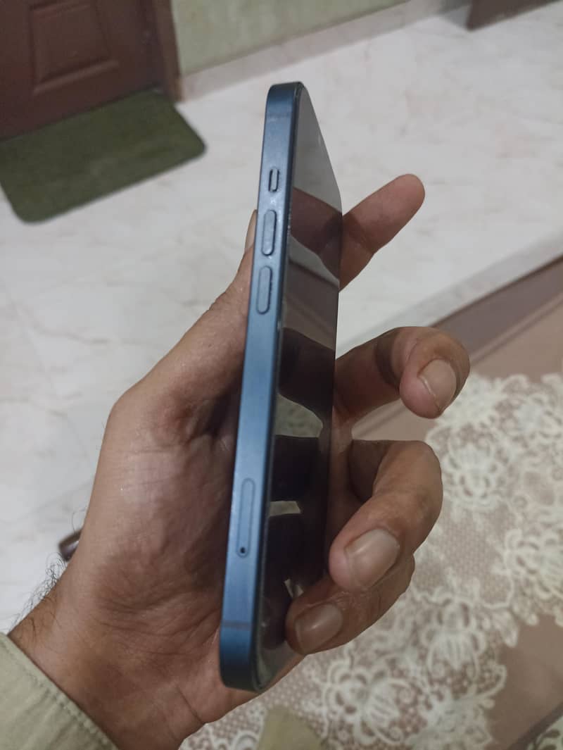 Apple iPhone 13 jv 1