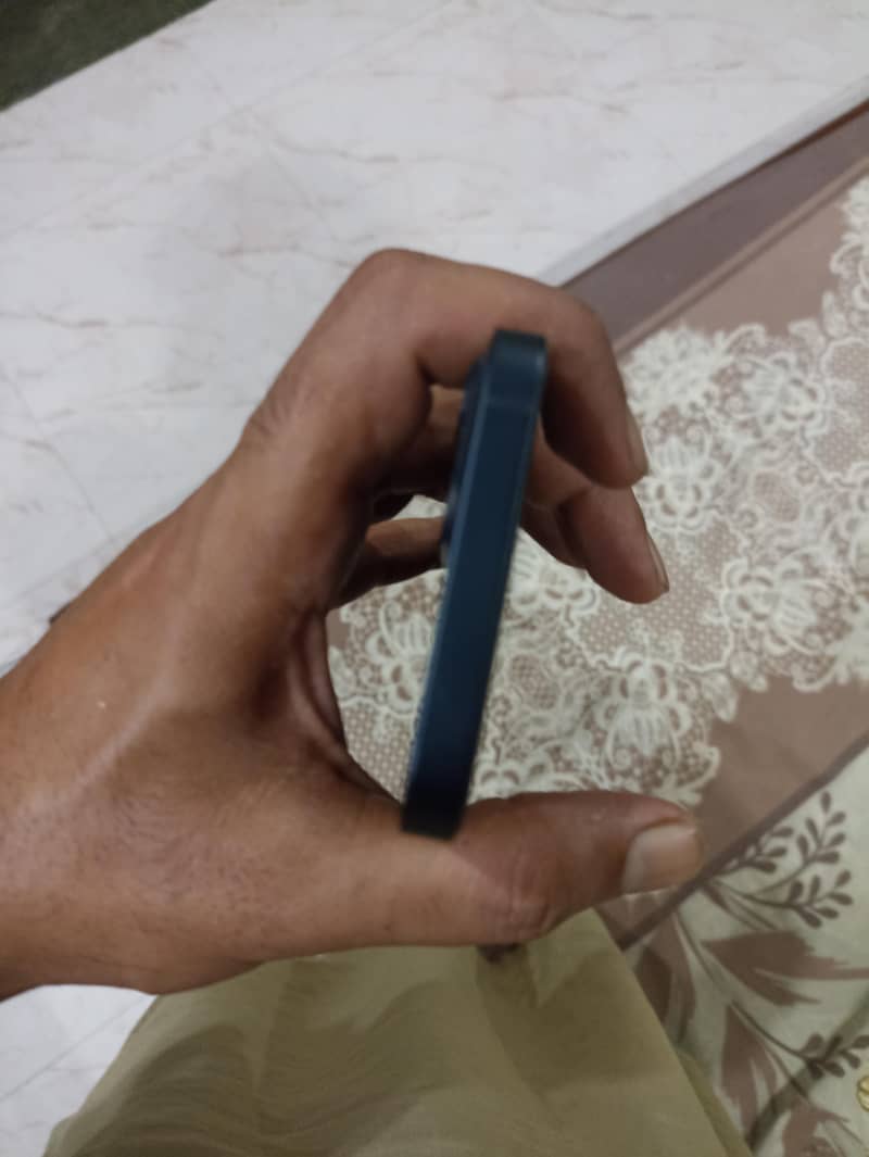 Apple iPhone 13 jv 3