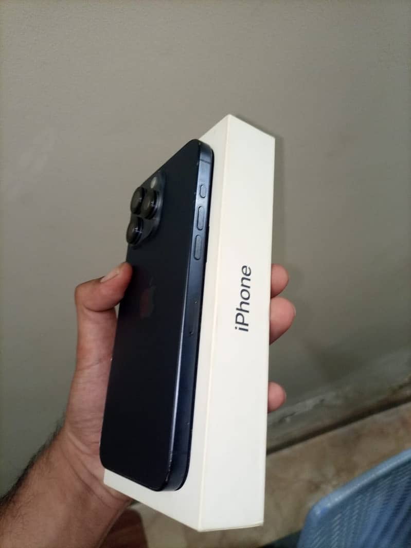 Apple iPhone 15 Pro Max 1