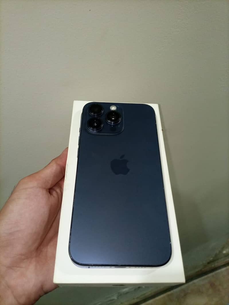 Apple iPhone 15 Pro Max 2