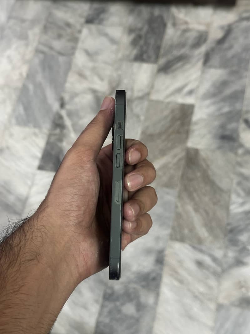 Apple iPhone 13 Pro 1