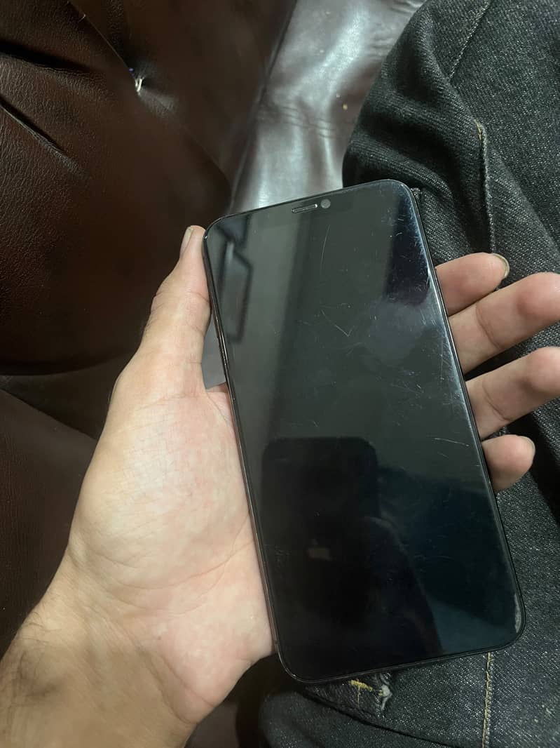 Apple iPhone 11 Pro Max 1