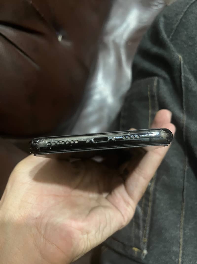 Apple iPhone 11 Pro Max 3