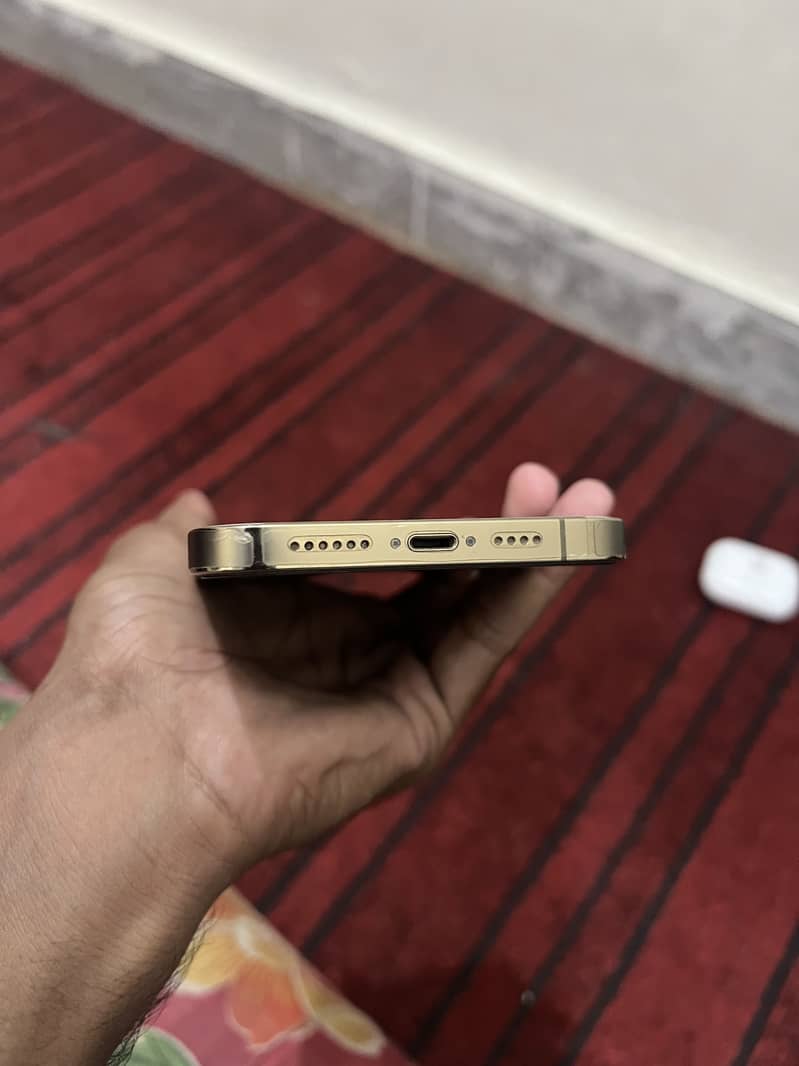 iphone 13 pro max 4
