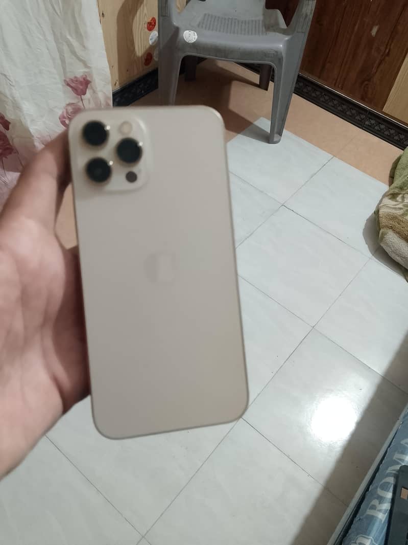 Apple iPhone 12 Pro Max 4