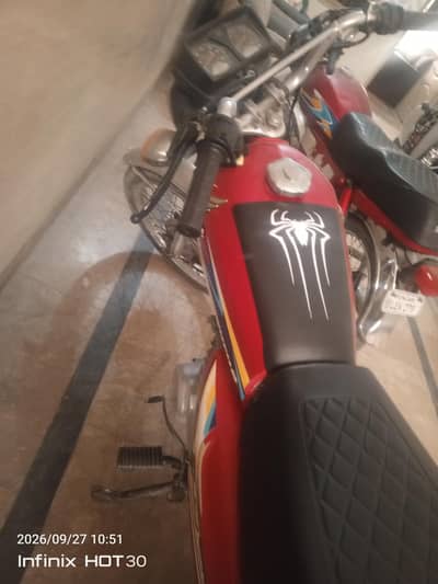 almost jeniune Honda 125 neat and clean