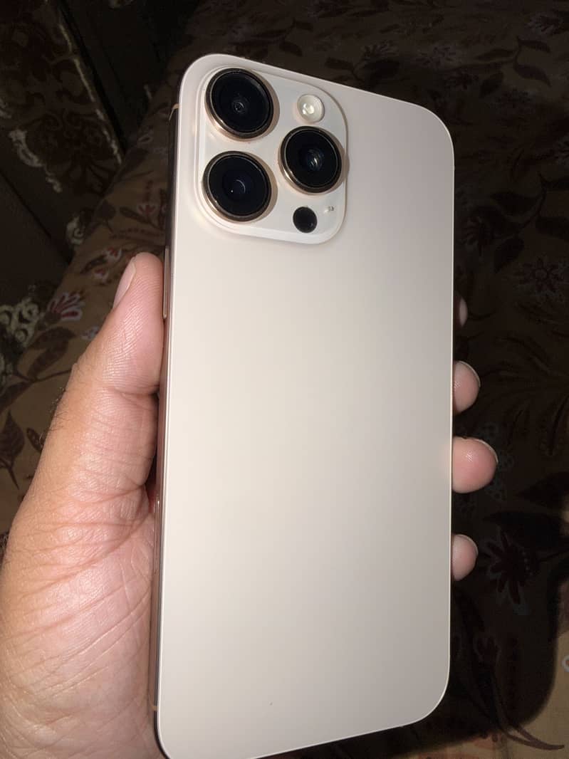 Apple iPhone 16 Pro Max 3
