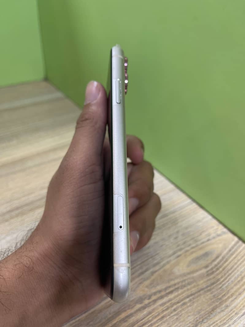 Apple iPhone 11 6
