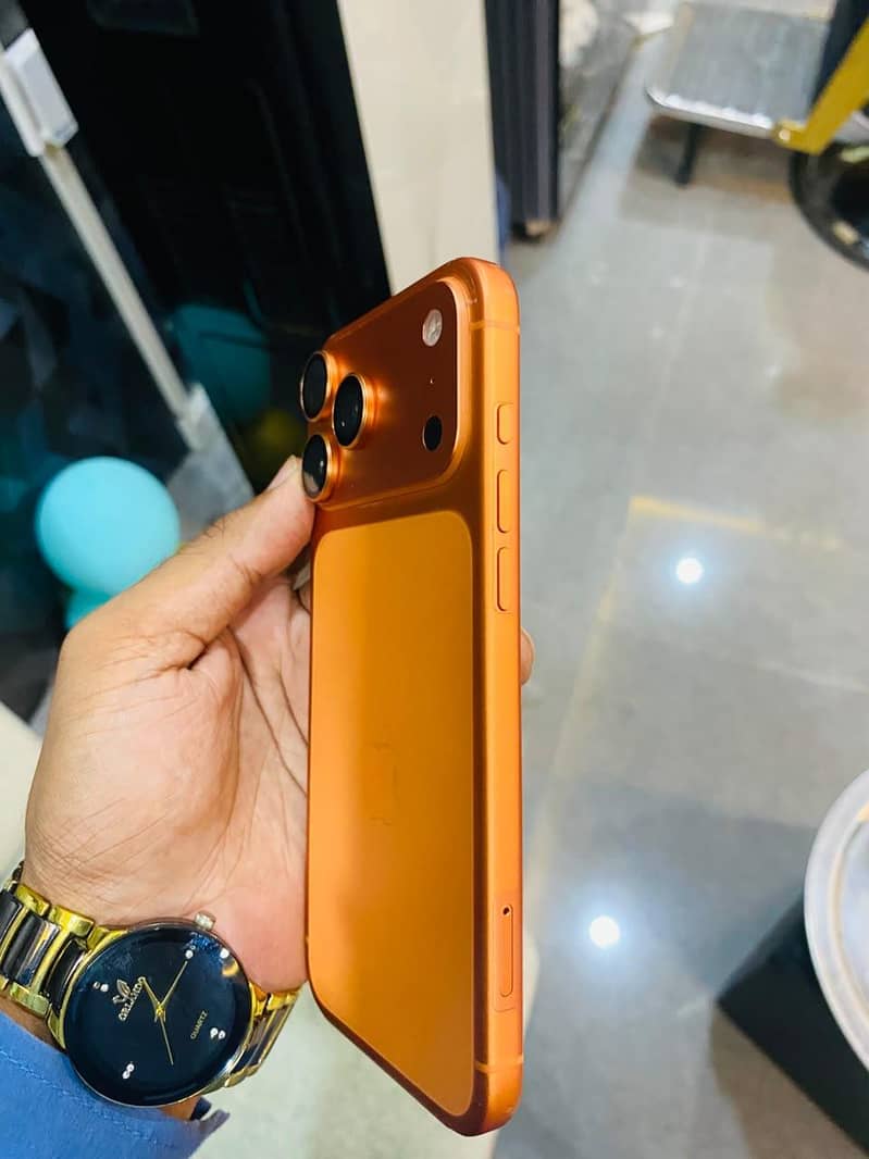 Apple iPhone 17 Pro Max 1