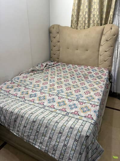 selling bed with spring mattress