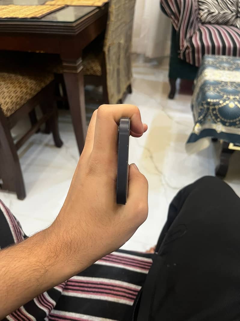 Apple iPhone 12 7