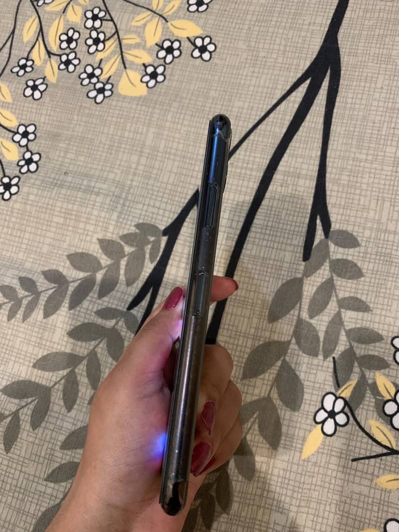Apple iPhone 11 Pro Max 6