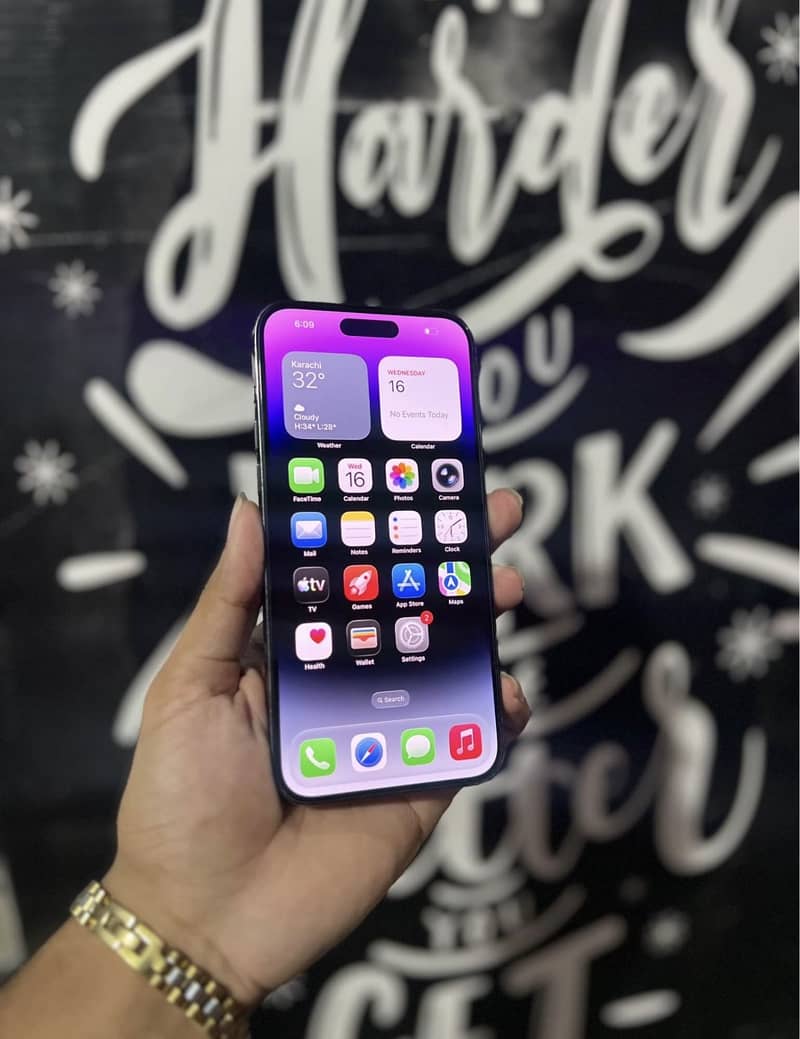 Apple iPhone 14 Pro Max 1